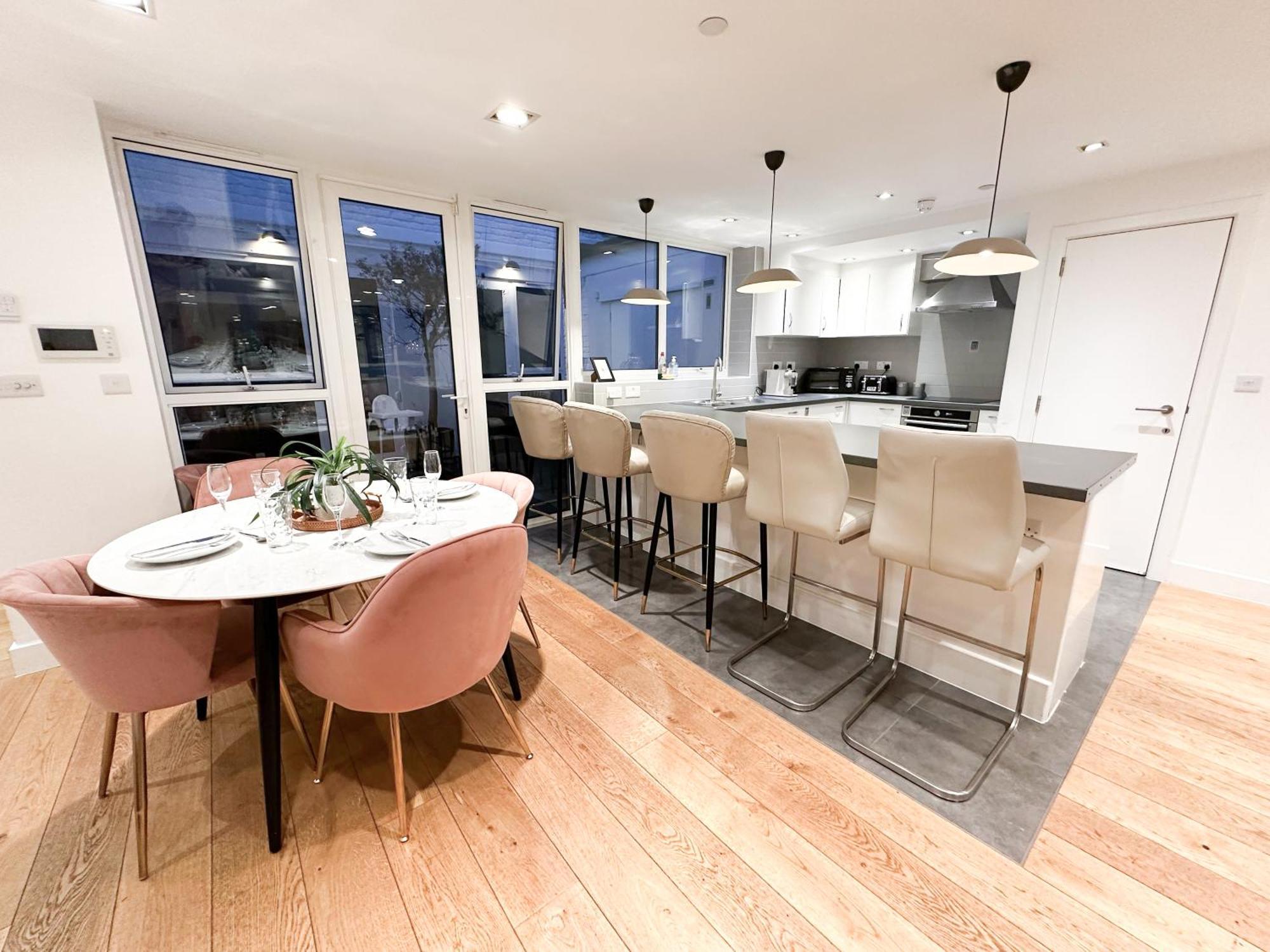 Chic 3 Bedroom Flat With Private Terrace In Holloway Near Finsbury Park 伦敦 外观 照片