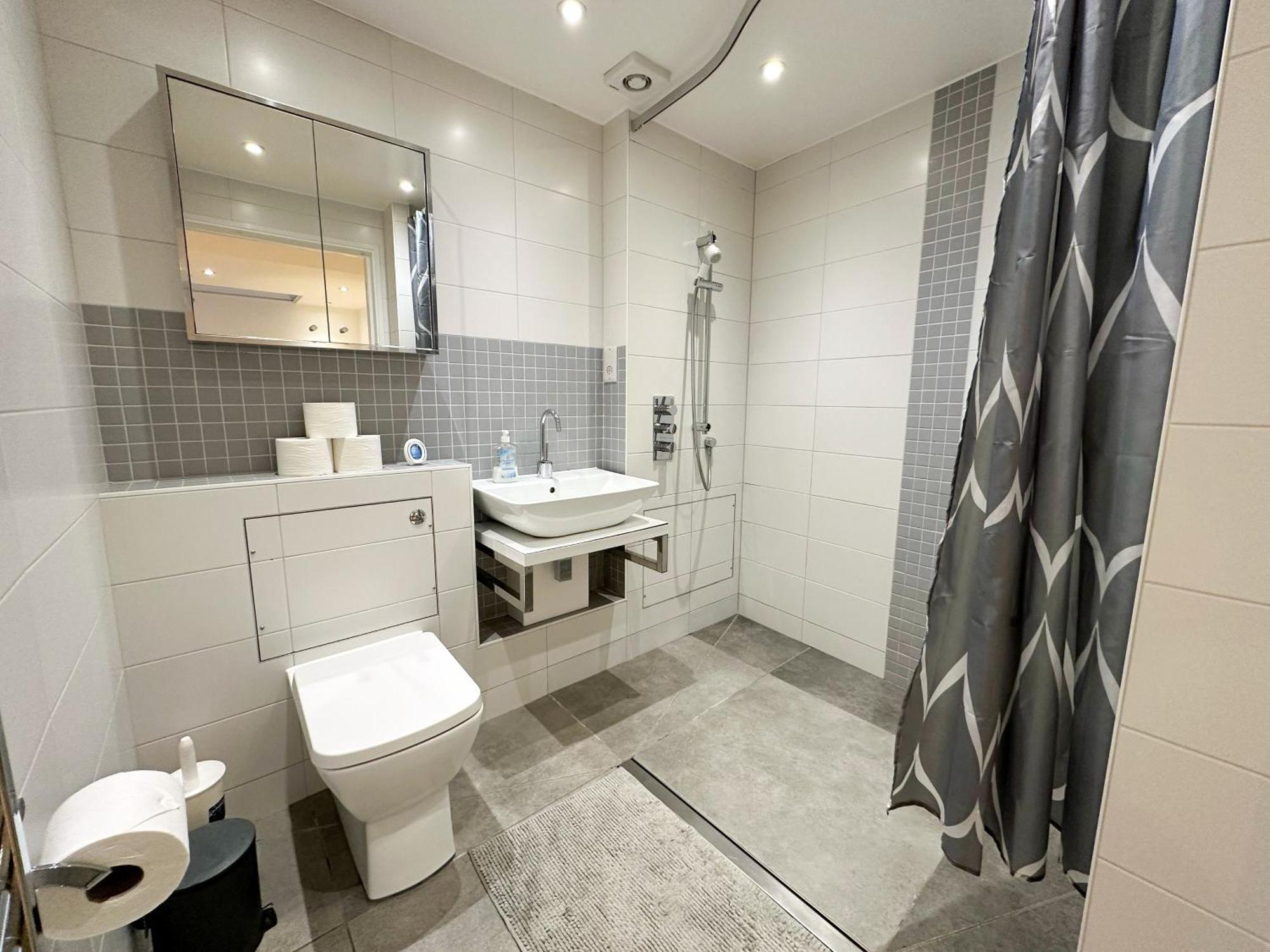 Chic 3 Bedroom Flat With Private Terrace In Holloway Near Finsbury Park 伦敦 外观 照片