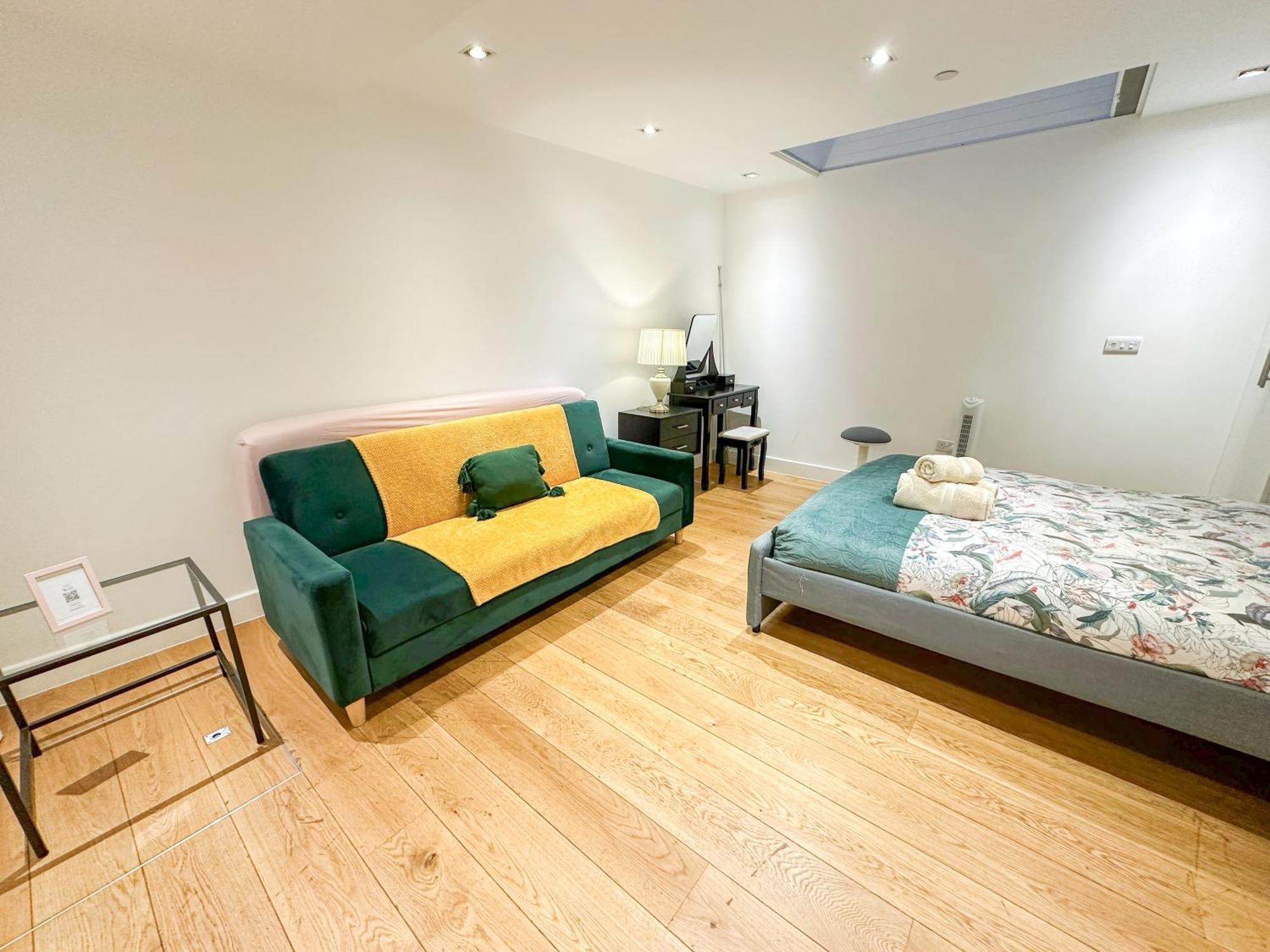 Chic 3 Bedroom Flat With Private Terrace In Holloway Near Finsbury Park 伦敦 外观 照片