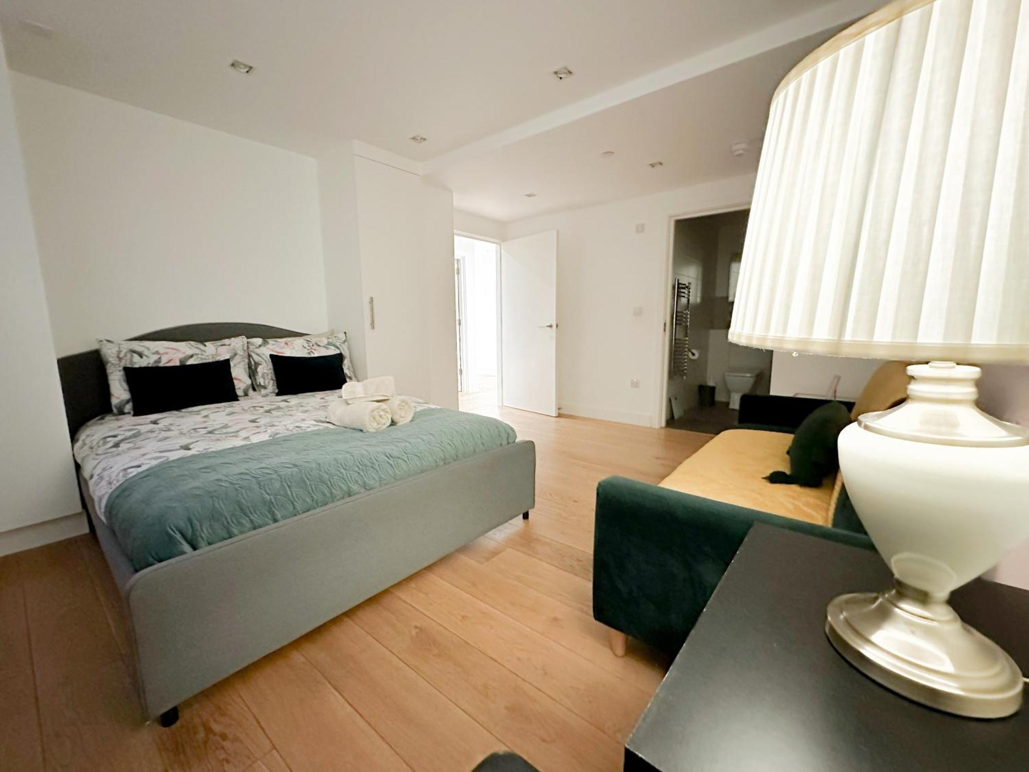 Chic 3 Bedroom Flat With Private Terrace In Holloway Near Finsbury Park 伦敦 外观 照片