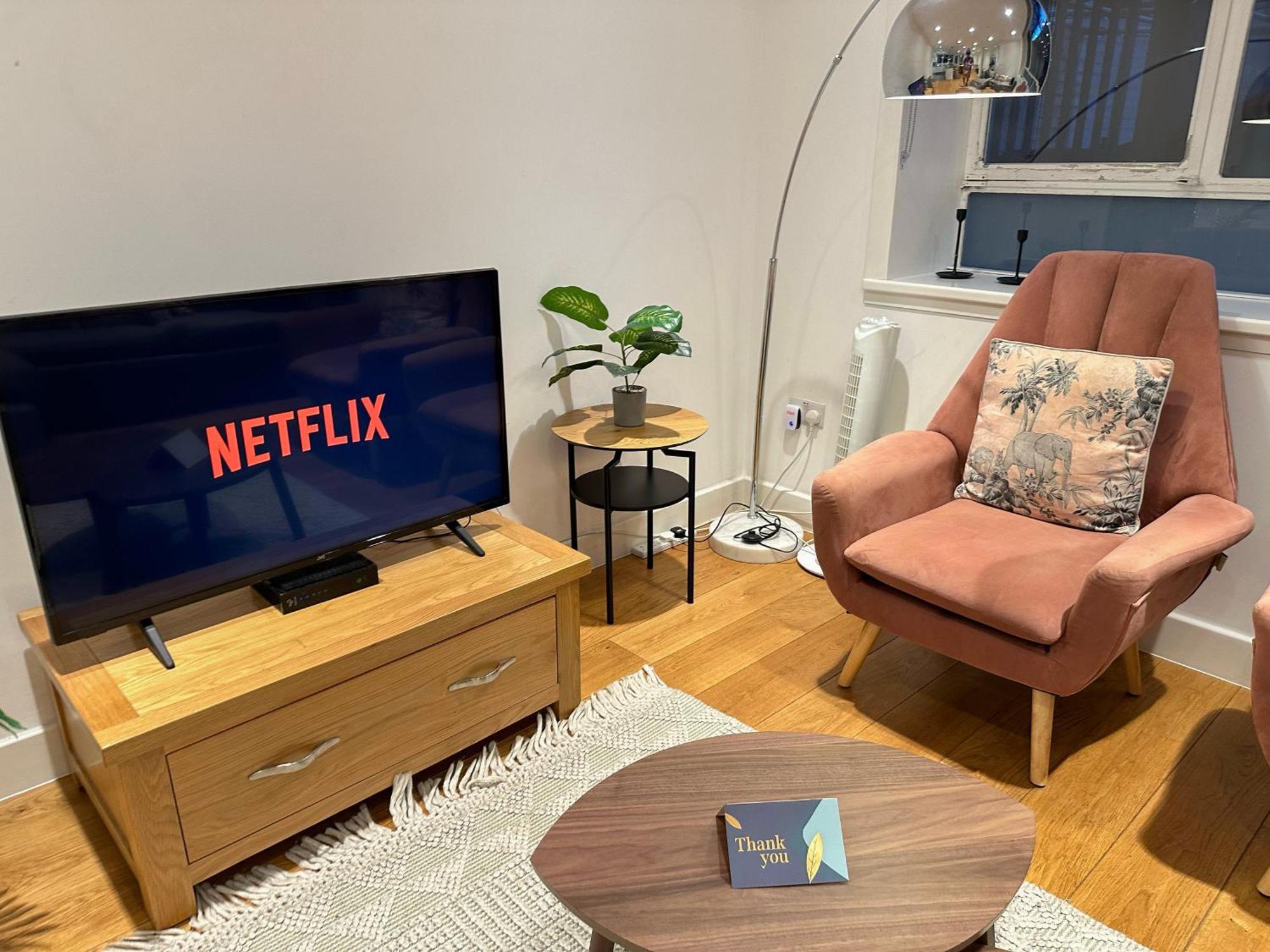 Chic 3 Bedroom Flat With Private Terrace In Holloway Near Finsbury Park 伦敦 外观 照片
