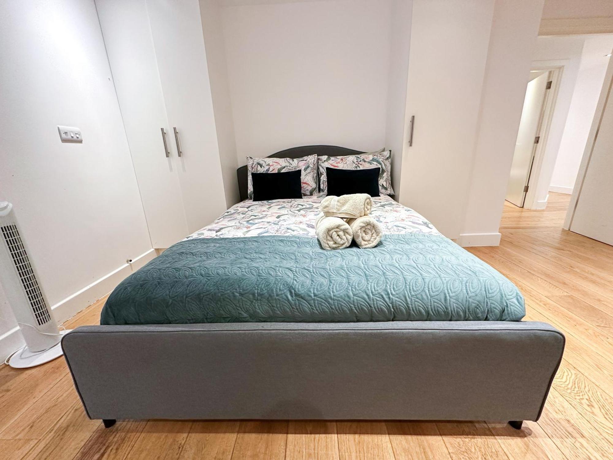 Chic 3 Bedroom Flat With Private Terrace In Holloway Near Finsbury Park 伦敦 外观 照片