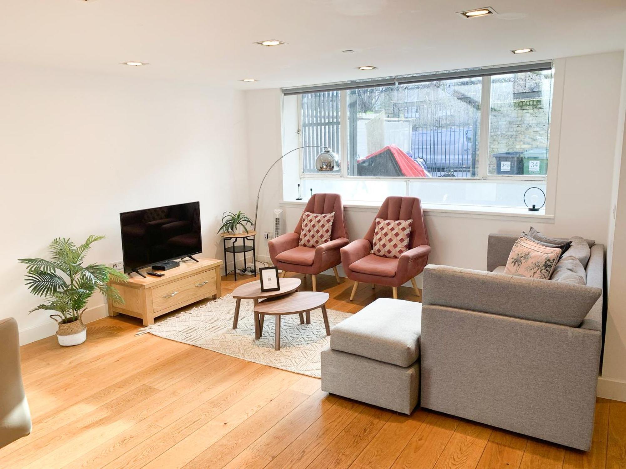 Chic 3 Bedroom Flat With Private Terrace In Holloway Near Finsbury Park 伦敦 外观 照片