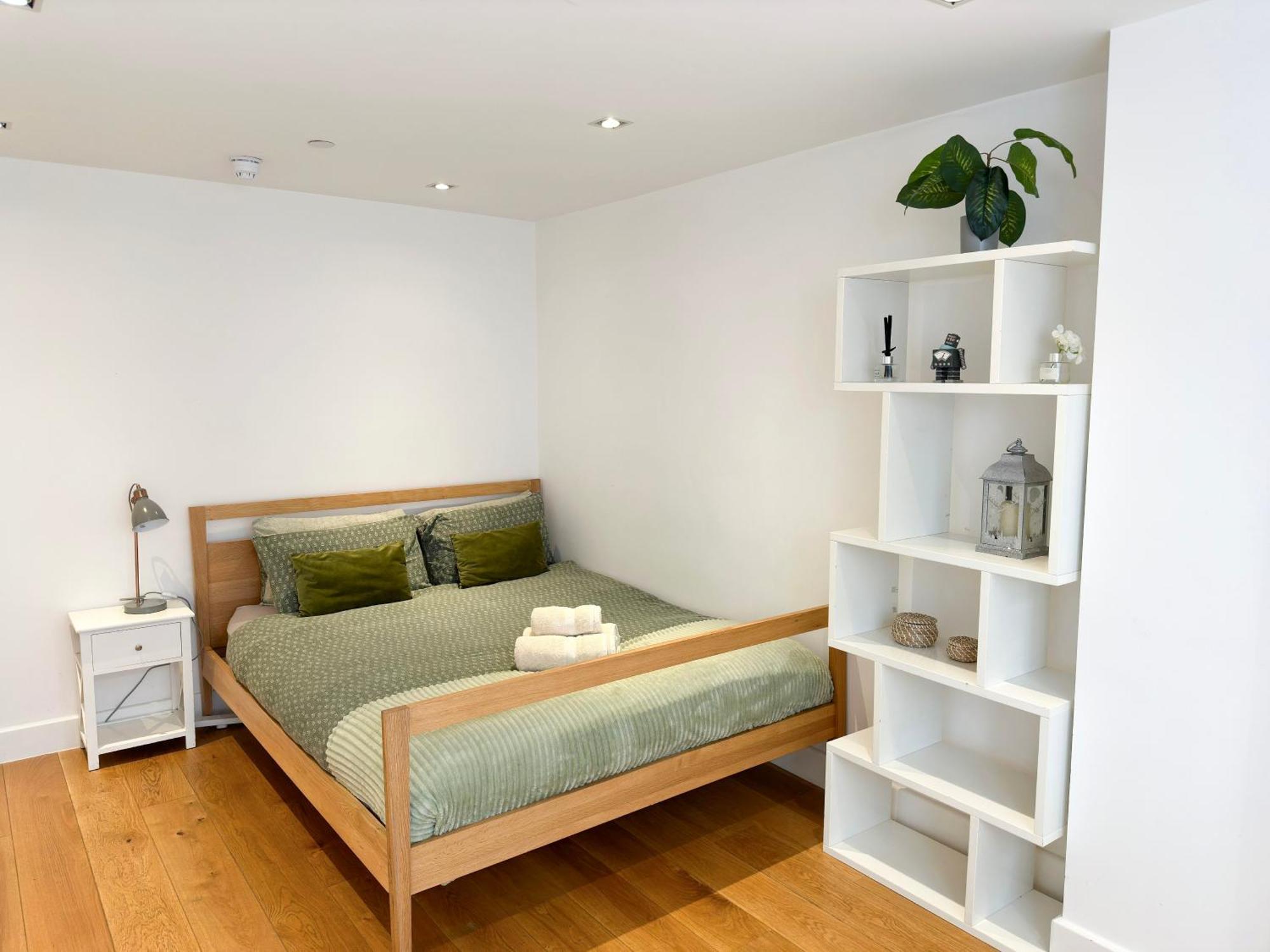 Chic 3 Bedroom Flat With Private Terrace In Holloway Near Finsbury Park 伦敦 外观 照片