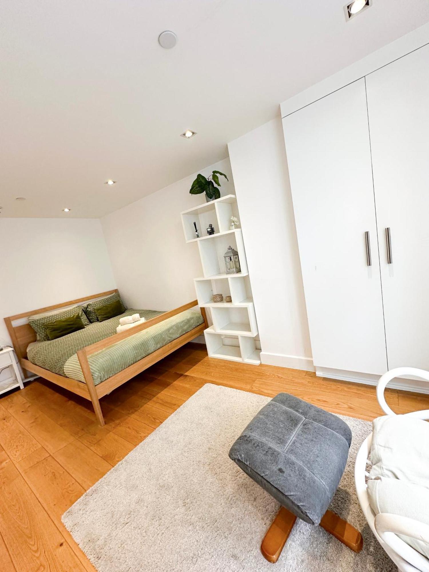 Chic 3 Bedroom Flat With Private Terrace In Holloway Near Finsbury Park 伦敦 外观 照片