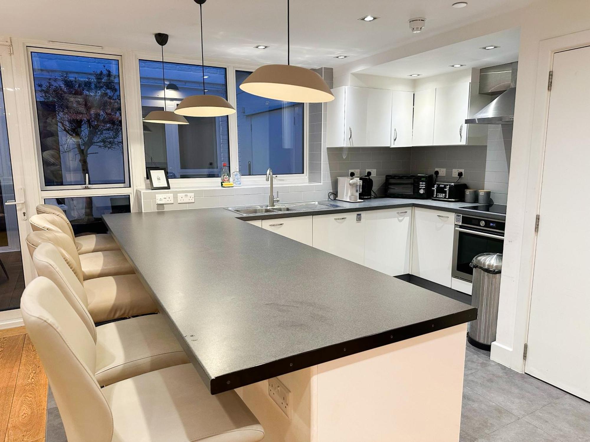 Chic 3 Bedroom Flat With Private Terrace In Holloway Near Finsbury Park 伦敦 外观 照片