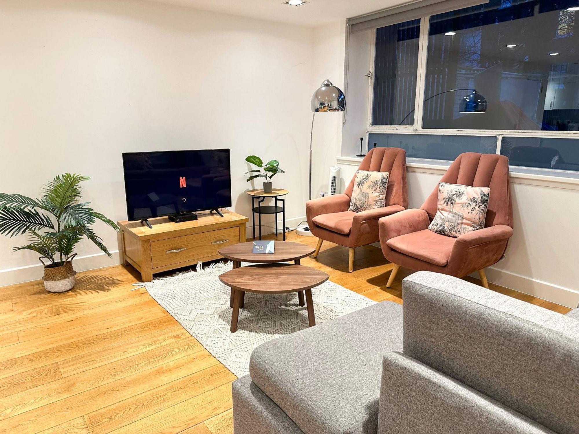 Chic 3 Bedroom Flat With Private Terrace In Holloway Near Finsbury Park 伦敦 外观 照片