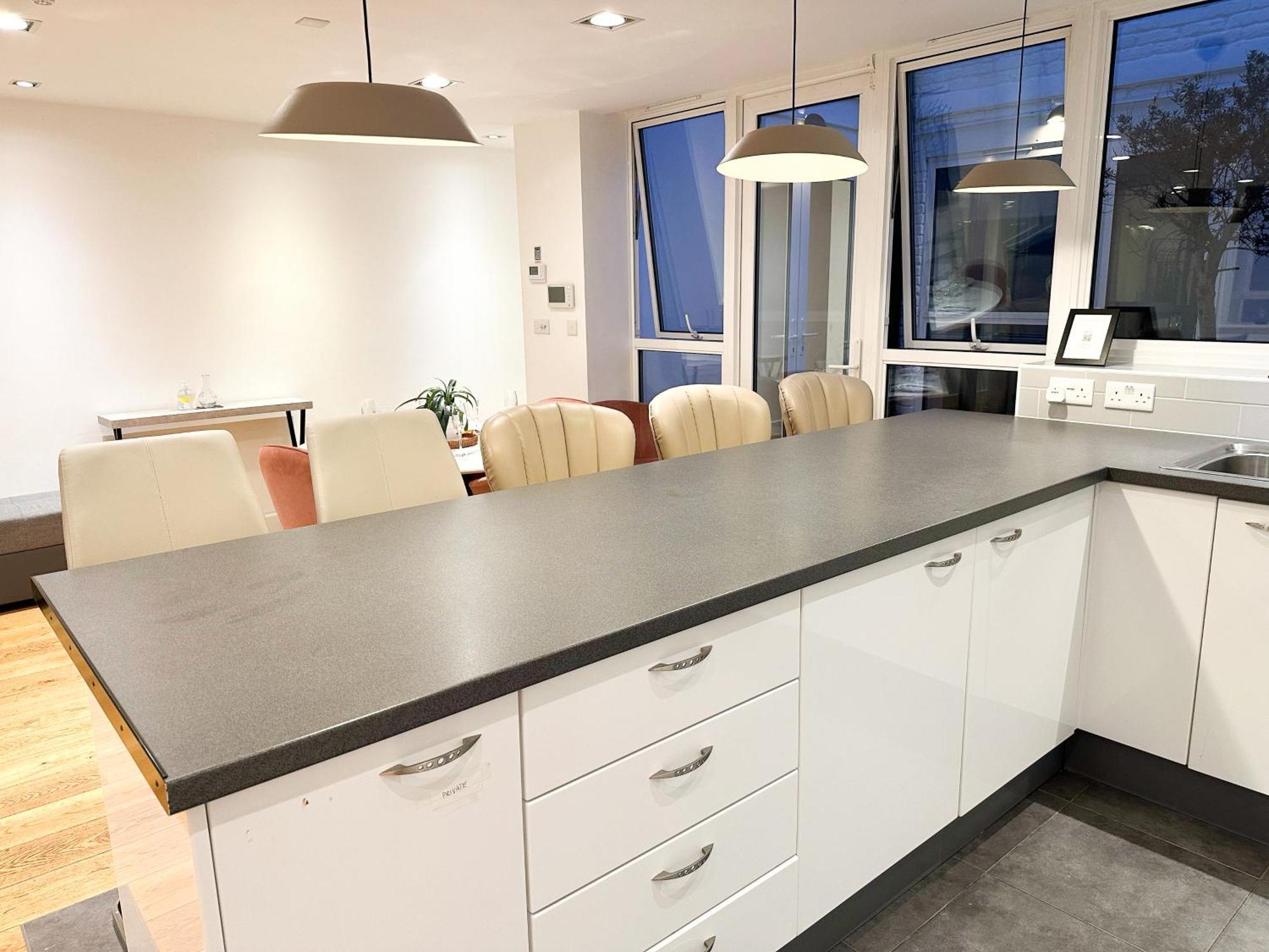 Chic 3 Bedroom Flat With Private Terrace In Holloway Near Finsbury Park 伦敦 外观 照片