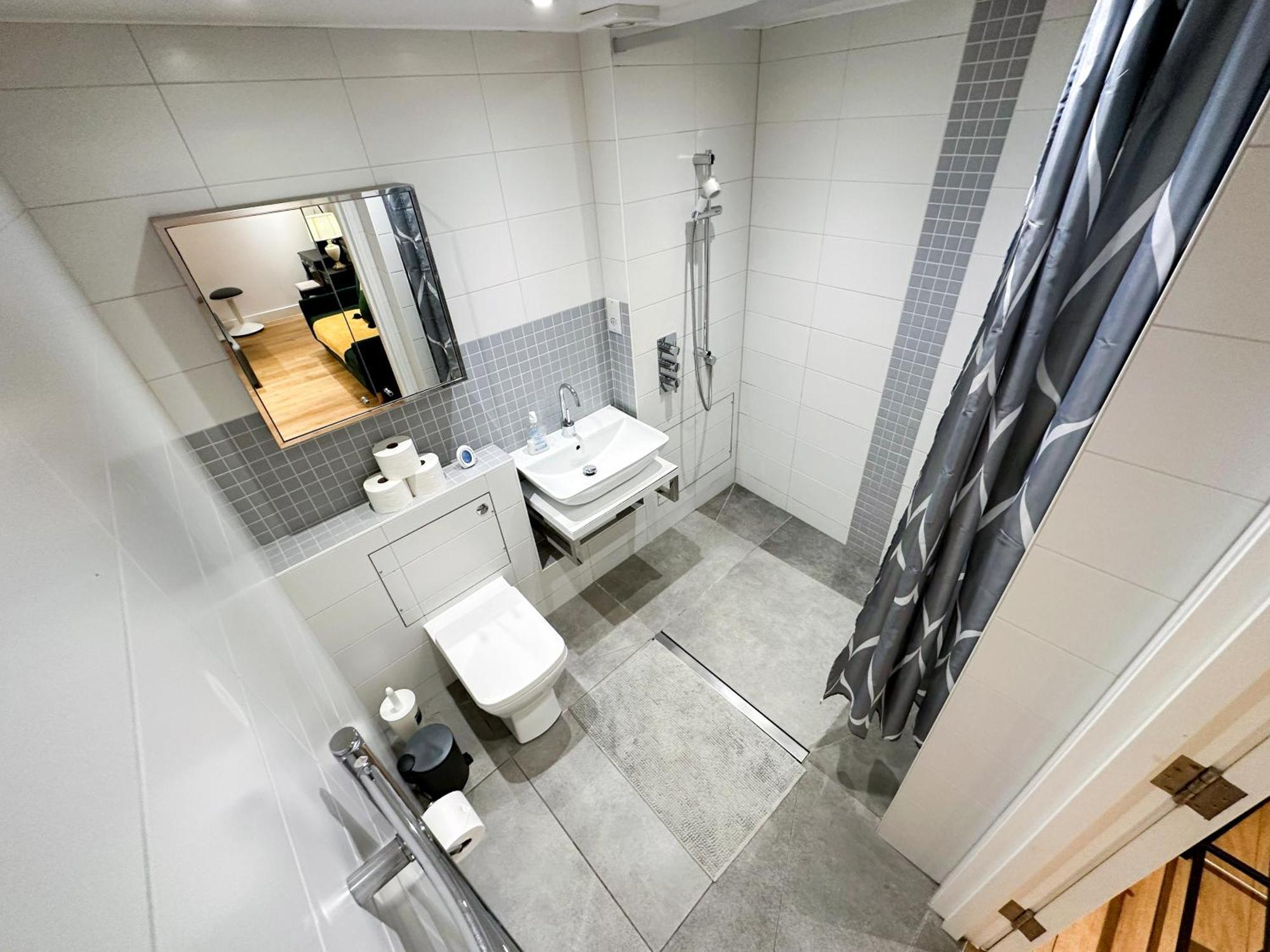 Chic 3 Bedroom Flat With Private Terrace In Holloway Near Finsbury Park 伦敦 外观 照片